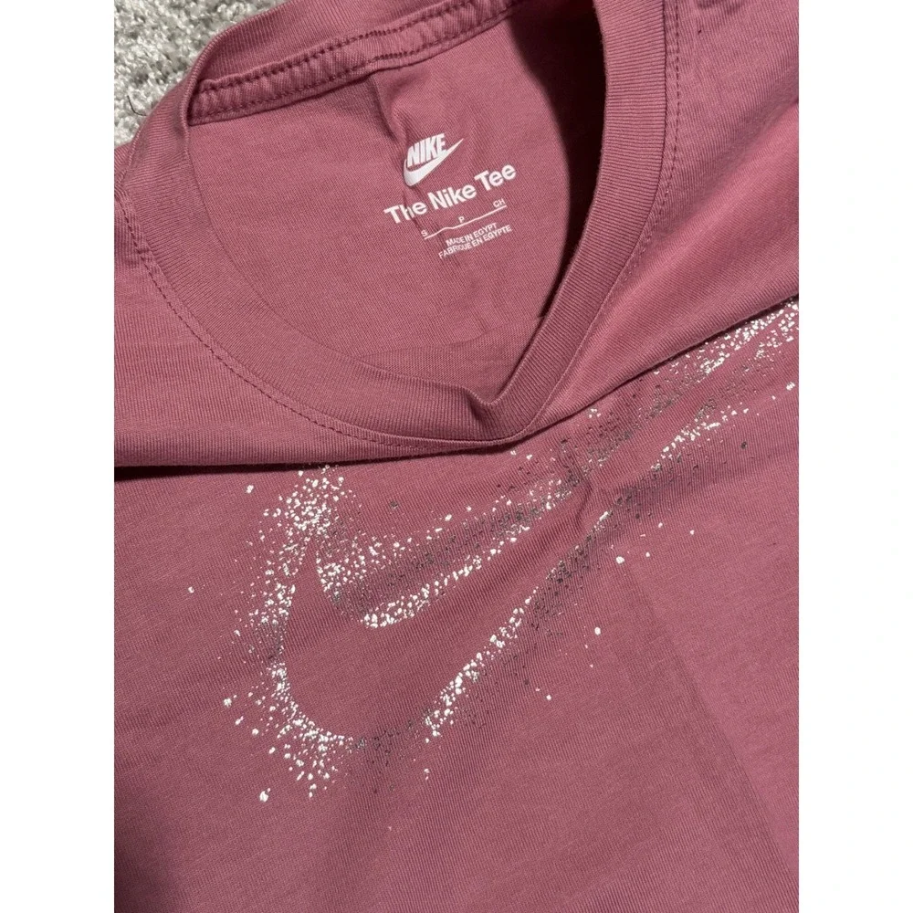Nike‎ Women's S The Nike Tee DX0584-667 Pink with Silver Logo Swoosh Galaxy NWOT